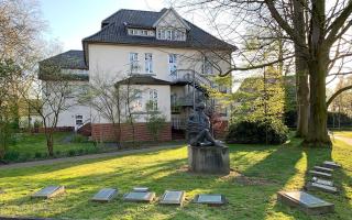 Opferbiographie: Elisabeth Puttmann, Ansicht des Denkmals in Eickelborn