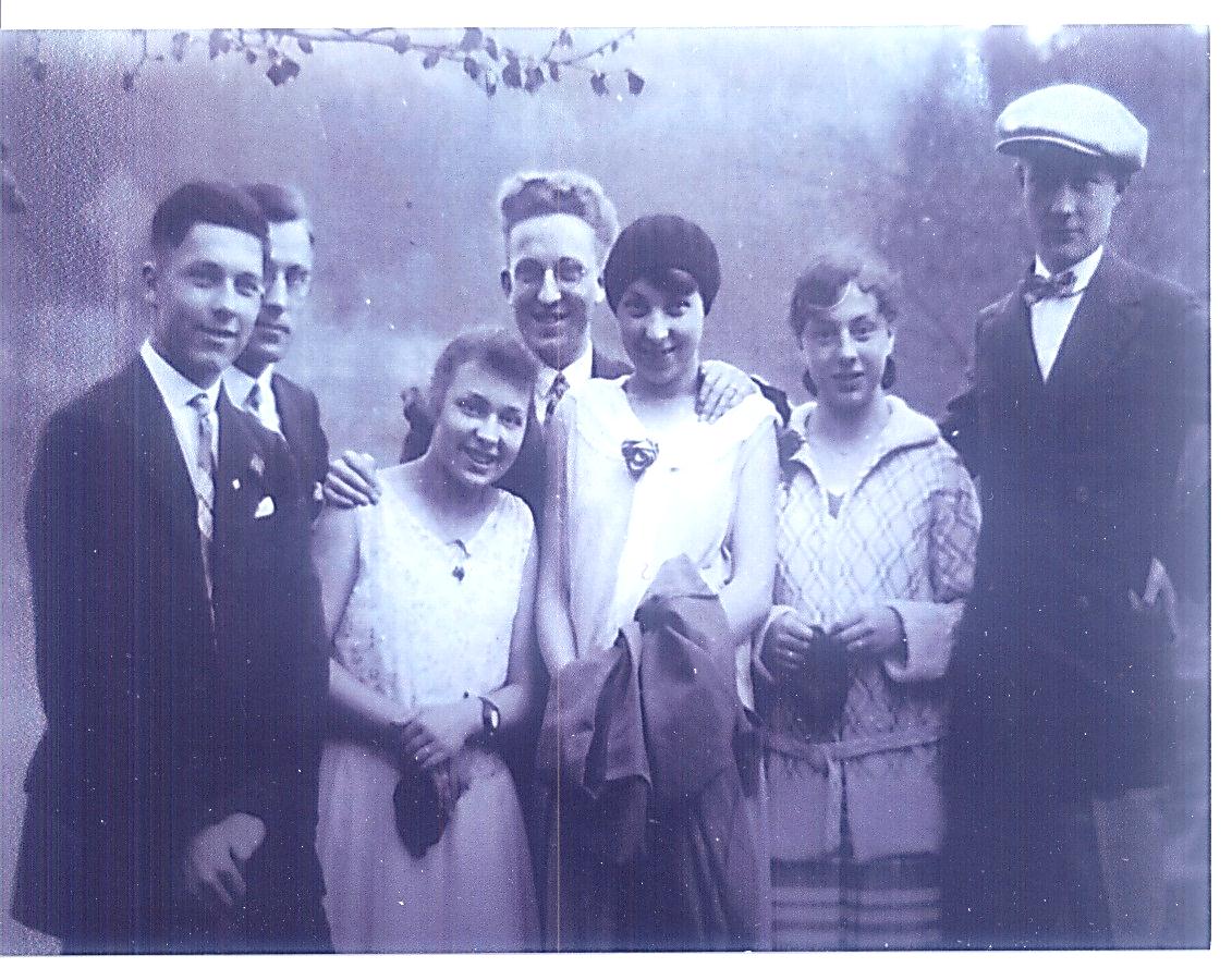 Opferbiographie: Alfred Händel, Foto mit Familie