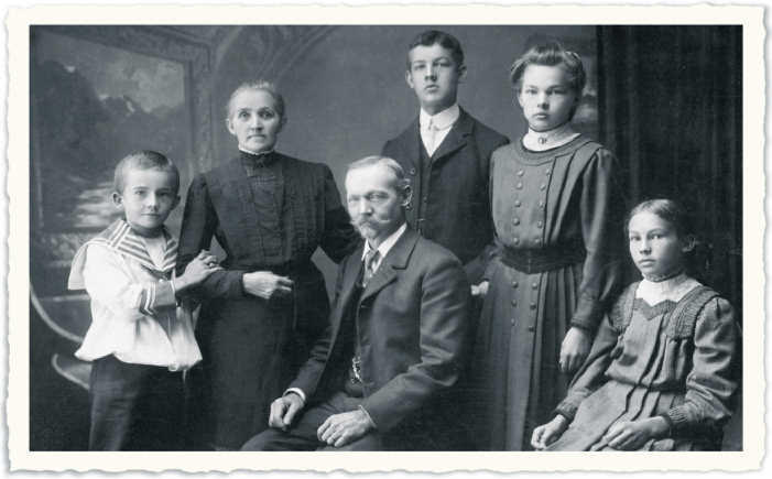 Opferbiographie: Albertine Hässig, Familienfoto