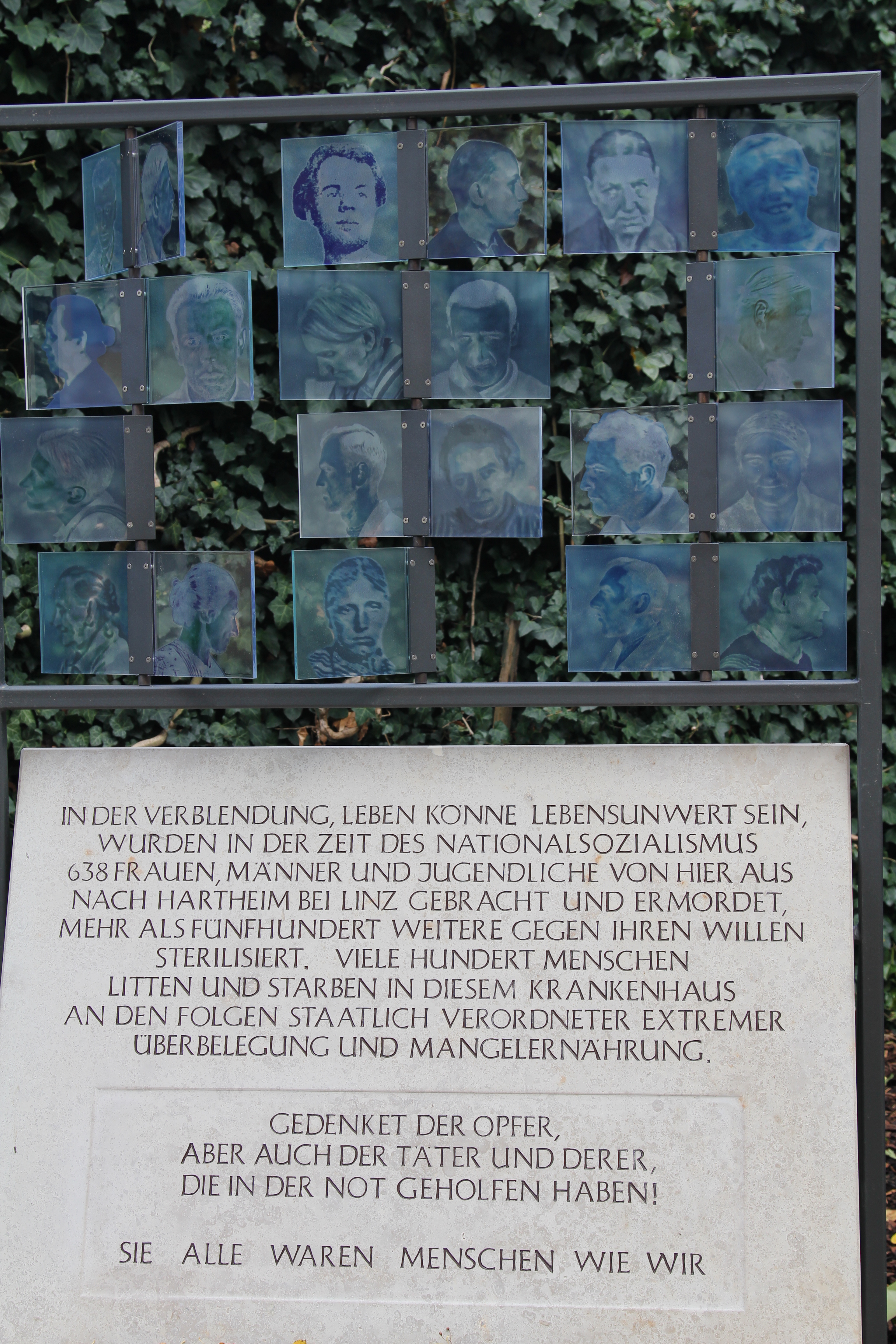 Gedenkort Historischer Ort: Regensburg Detail Denkmal Bezirksklinikum.jpg