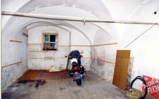 Historischer Ort: Hartheim, Entkleidungsraum 1998