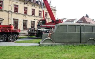 Historische Orte: Winnenden, Abbau des Denkmals der grauen Busse in Winnenden