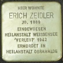 Historischer Ort: Stolperstein für Erich Zeidler, Foto des Stolpersteines