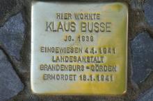 Historischer Ort: Stolperstein für Klaus Busse, Foto des Stolpersteines